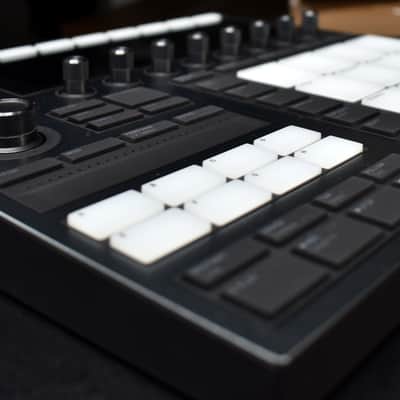 Native Instruments Maschine+ Standalone Production and Performance Instrument image 10