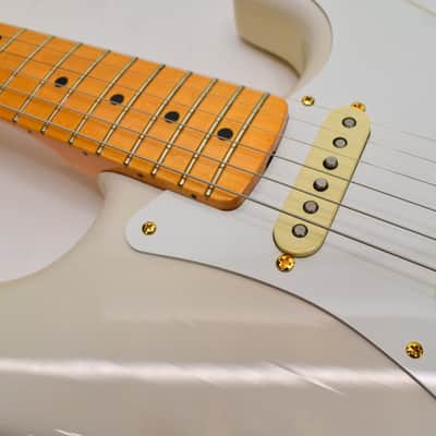 2007 Fender American Vintage 1957 Commemorative Stratocaster Electric Guitar, Maple Fingerboard, White Blonde w/ Case image 15