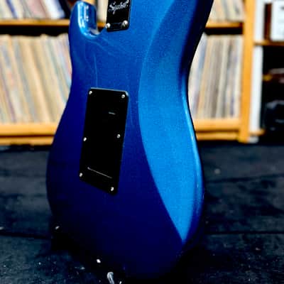 Immagine Squier Stratocaster 2024 - Rare Lake Placid Blue - W/G/B - 14