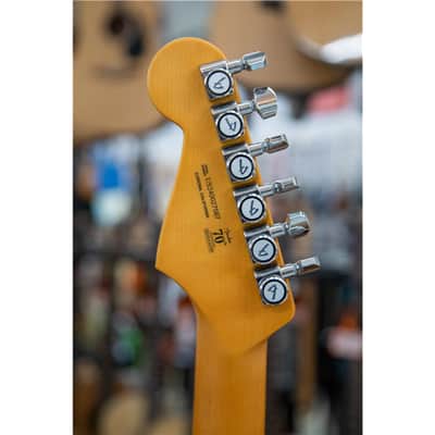 FENDER Am Ultra II Stratocaster HSS EB Texas Tea image 6