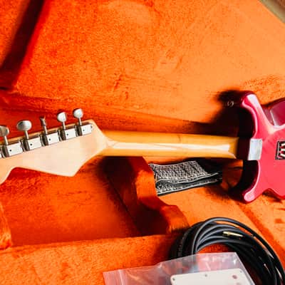 1991 Fender 62 American Vintage Stratocaster Candy Apple Red Custom Shop Pickguard AVRI image 10