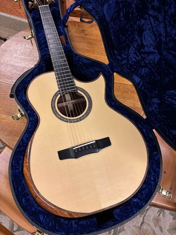 Charis Acoustic SJ