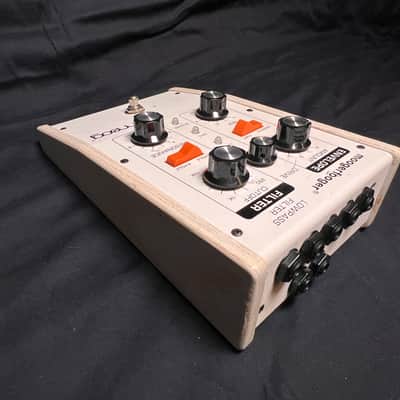 Moog MF-101 Moogerfooger Low Pass Filter  - rare 2011/2012 WHITE EDITION * very good condition * + original adapters Effect pedal / FX pedal image 3