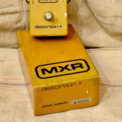 MXR Distortion + Plus 1980 - Block Logo-Yellow image 2