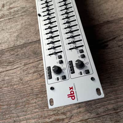 dbx 231s Dual 31-Band Graphic Equalizer - Rackmount 2U 2009 - Present - Silver image 2
