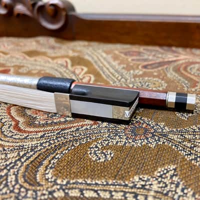 Sugito 1/8 Violin Bow Pernambuco Nickel Mounted image 3