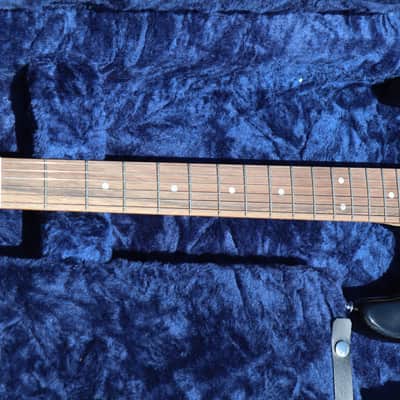 Squier Stratocaster Black Electric Guitar & Fender Mint Green Hard Case image 3
