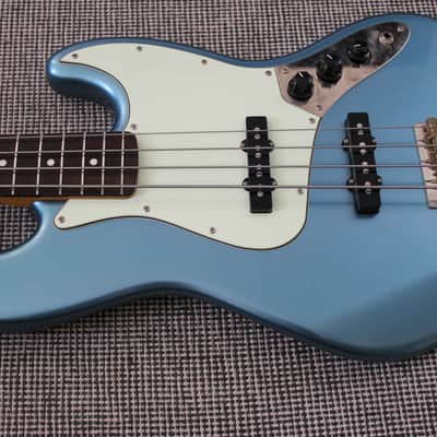 Squier James Johnston Signature Jazz Bass 2010 - Lake Placid Blue image 4