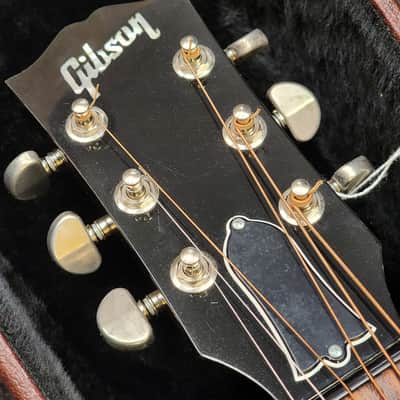 Gibson J-45 Left Handed Standard 2019 - Vintage Sunburst w/Solid case image 5