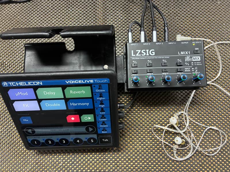 TC Helicon VoiceLive Touch 2010 - 2014 - Black image 1