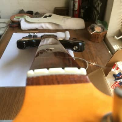 Fender American Vintage “Fullerton” reissue '62 Jazz Bass 1982 - 3-Color Sunburst image 10