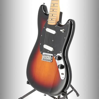 Fender Player II Mustang, Maple Fingerboard, 3-Color Sunburst (I2) (89665) image 3
