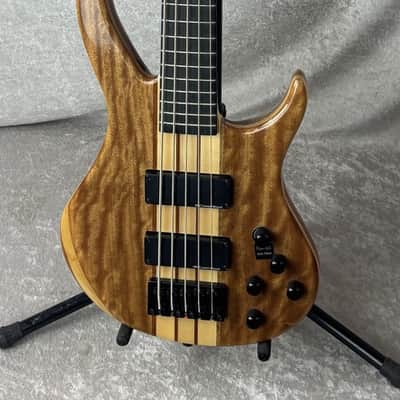 Harley Benton BZ-5000 Deluxe 5 String bass guitar with bag image 8