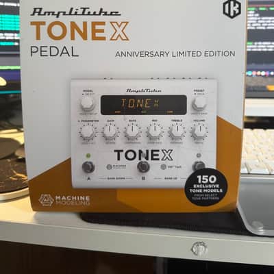IK Multimedia ToneX Pedal Limited Edition 2024 - White imagen 2