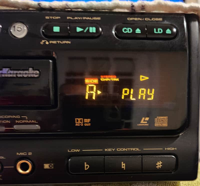 Pioneer Pioneer CLD-3760KV dual-side auto-reverse LaserDisc and Karaoke player 1998 - Black image 1