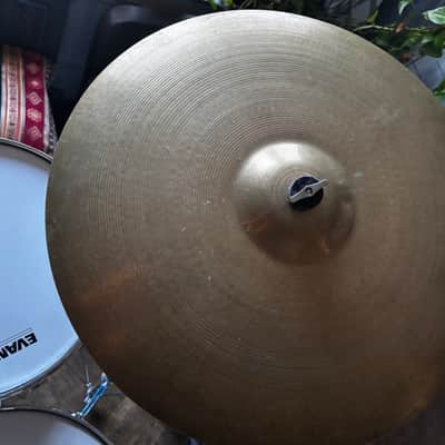 Zildjian cymbals 14,16,18,18cr 18 sizzle,22” Constantinople A,14” A hi hats & Bag image 9