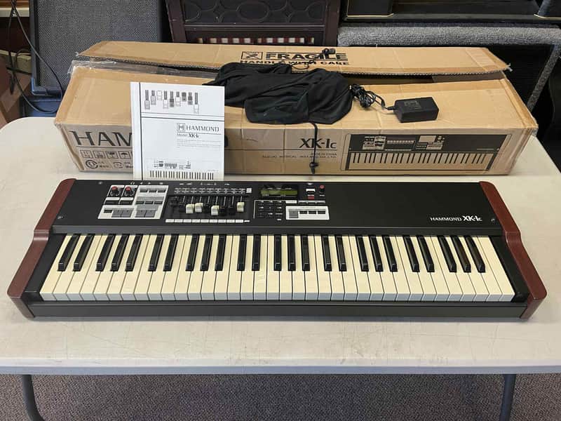 Hammond XK-1c ハモンド　ケース付き Hammond XK-1C 61-Key Portable Organ with Drawbars | Reverb