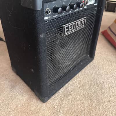 Fender Rumble 15 Bass Combo Amp image 2