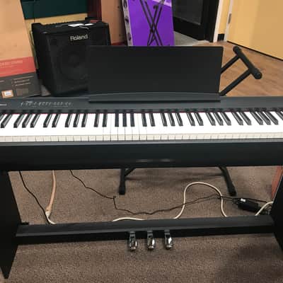 Roland FP-10 88-Key Digital Portable Piano 2019 - 2021 - Black