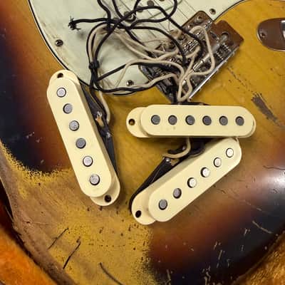 MJT  Stratocaster **1 PIECE BODY** Heavy relic with Fender case & Extra set of 59' pick-ups image 18