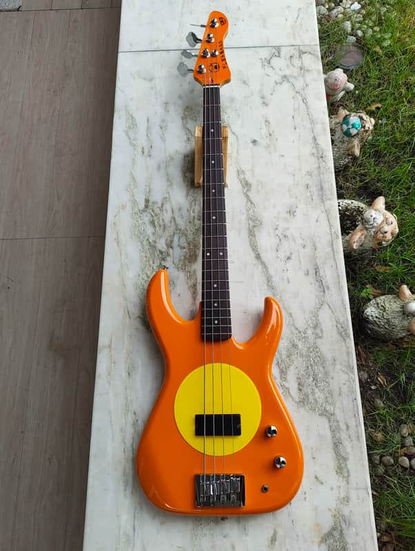 Fleabass Model 32 Long Scale 34" - Sunny Bass image 1