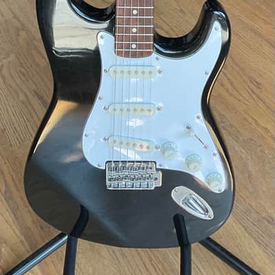 Fender MIK Squier Series Stratocaster electric guitar with Rosewood Fretboard, black image 7