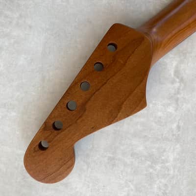 Roasted Maple / Rosewood Stratocaster neck - Nitro Satin - SS Frets - Bone nut image 8