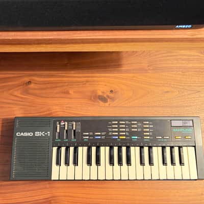 Casio SK-1 32-Key Sampling Keyboard 1986 - Black image 3