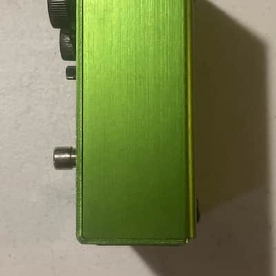 Way Huge WHE401 Swollen Pickle MkII Jumbo Fuzz 2010 - 2019 - Green image 2