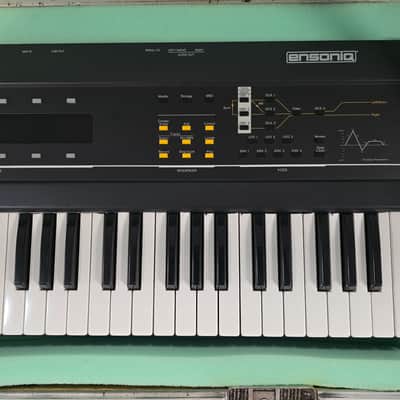 Ensoniq ESQ-1 Digital Synthesizer W/Anvil case FREE SHIPPING image 4