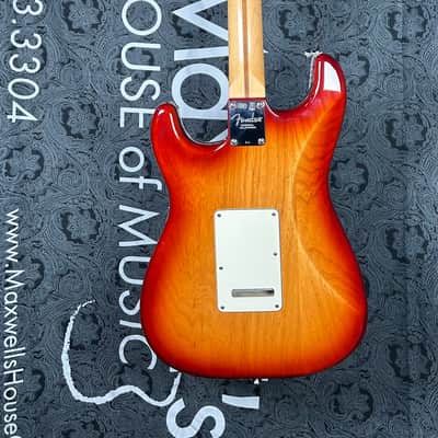 Fender Standard Stratocaster Electric Guitar- Sienna Sunburst w/Hardshell Case (Pre-Owned) image 4