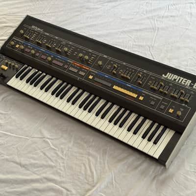 Roland Jupiter-6 61-Key Synthesizer - Excellent Condition!