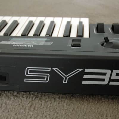 Yamaha SY35 Synthesizer image 4