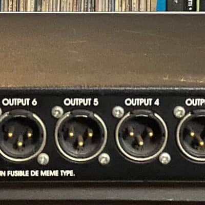 Klark Teknik DN 9848 LOUDSPEAKER PROCESSOR/CROSSOVER. 4 IN X 8 OUT image 2