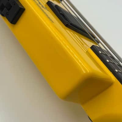 Spirit by Steinberger Headless Bass w/ Bag- Yellow image 10