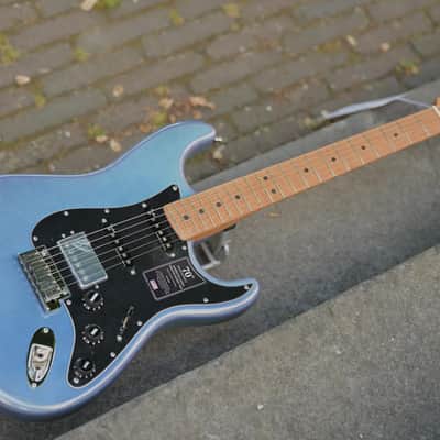 Fender 70th Anniversary Ultra Stratocaster® HSS - Amethyst image 7