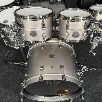 ~WOW!~ Mapex Saturn Evolution Maple/Walnut Hybrid 6-Piece 8/10/12/14/16/22 Drum Kit Set in Gun Metal Grey Lacquer with Black Nickel Hardware image 5