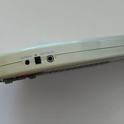 Suzuki OM-84 Omnichord System Two 1984 Ivory Harp Synthesizer image 10