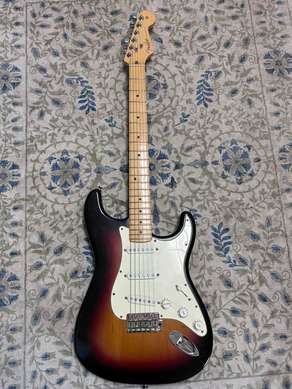 Fender  Stratocaster  2004 - Tobacco sunburst image 1
