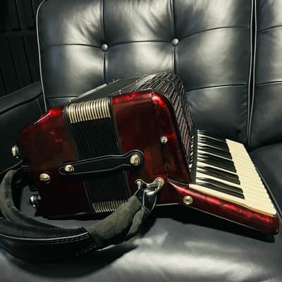 VINTAGE ACCORDION HOHNER VERDI II image 4