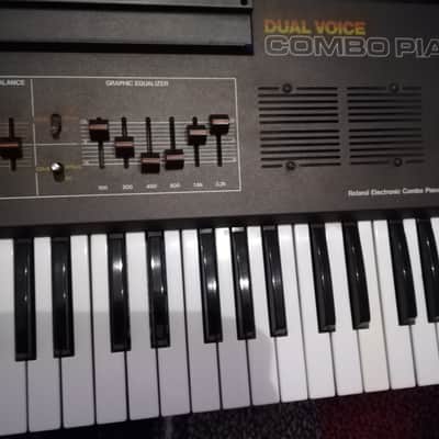 Roland EP-6060 61-Key Dual Voice Combo Piano image 7