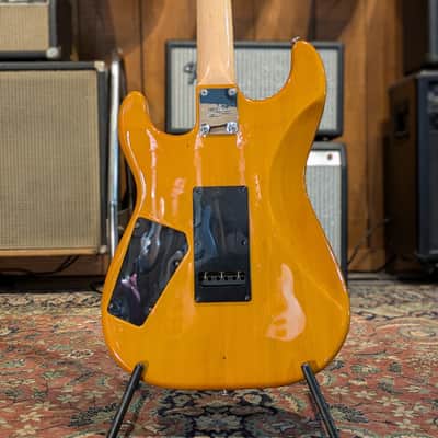G&L Fullerton Deluxe Legacy HSS - Honey Burst image 9