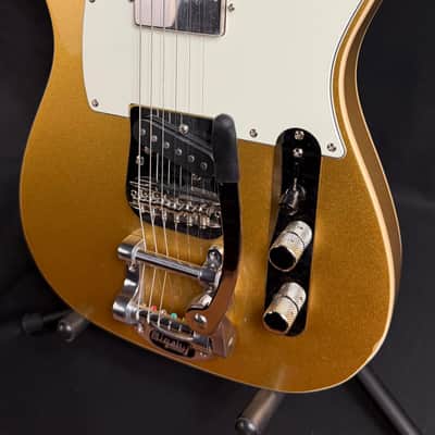 Squier Classic Vibe Custom Telecaster SH Electric Guitar Aztec Gold w/ Bigsby image 4