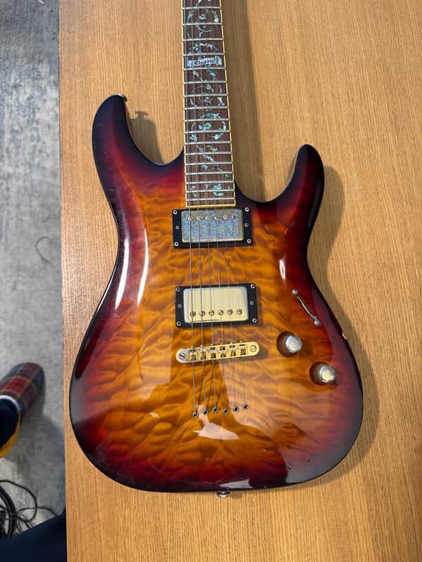 Schecter C-1 Classic 2005 - 2009 - 3-Tone Sunburst image 1