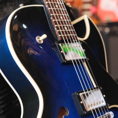 Gibson 2003 ES-135, Gloss Blue-Burst (Pre-Owned) image 2