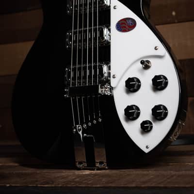 Rickenbacker 350V63 Liverpool, 3 Pickup Semi-Hollow Jet Glow image 5