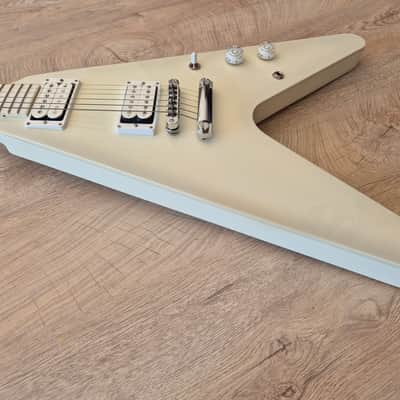 Gibson Flying V Snow falcon 2013 - Limited 500 image 3