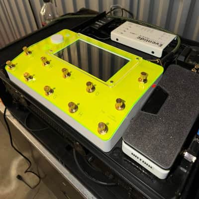 Green Neon Fluorescent Magnetic Quad Cortex StompGuard Protective Cover image 2