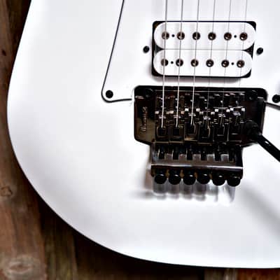 Ibanez JEMJR Steve Vai Signature - White image 4