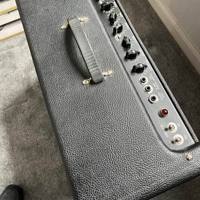 Fender Hot Rod DeVille 410 III with Flightcase. image 3